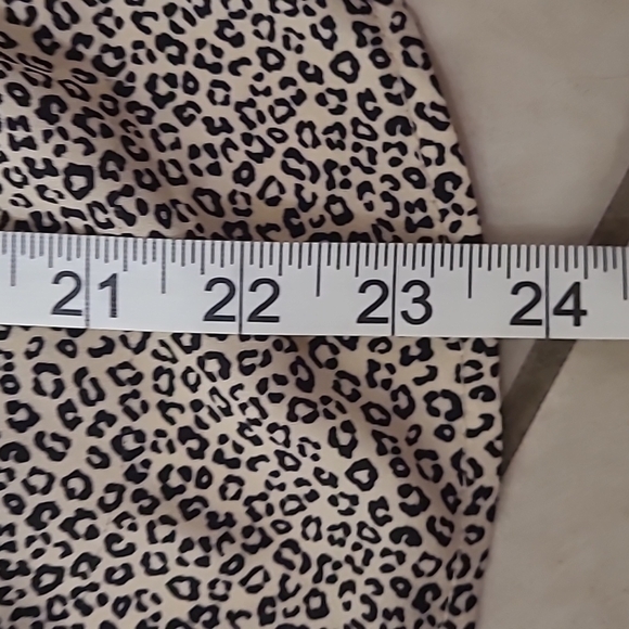 Teenbell Leopard Print Flowy Dressy Top Elastic Stretch Neck Line Tie Sleeves 3X - Picture 3 of 7